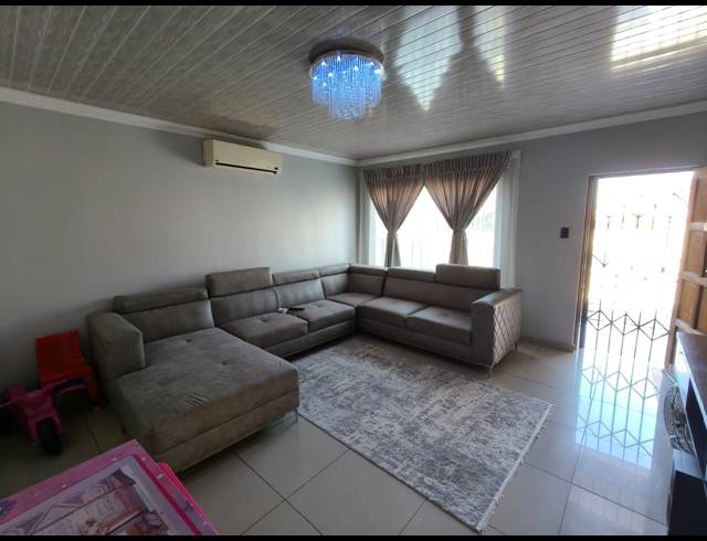 3 BEDROOM TOWNHOUSE FOR SALE IN WATERVAL EAST